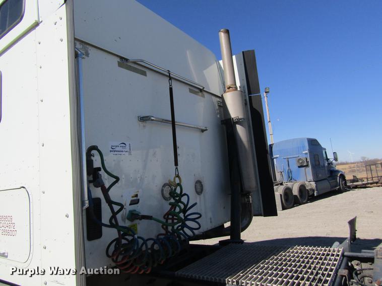 image for item DB5939 2007 International 9400i semi truck