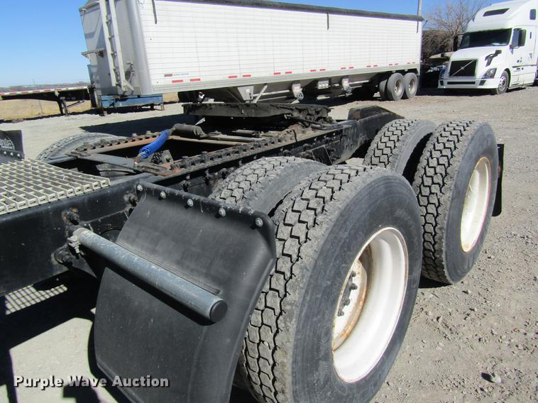 image for item DB5939 2007 International 9400i semi truck