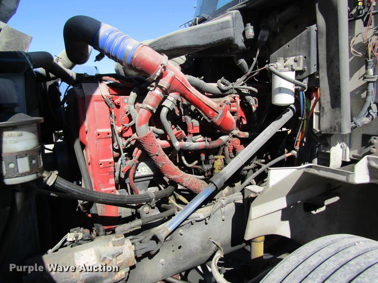 image for item DB5939 2007 International 9400i semi truck