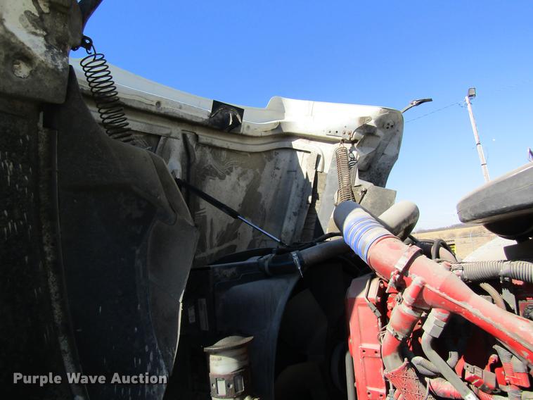 image for item DB5939 2007 International 9400i semi truck