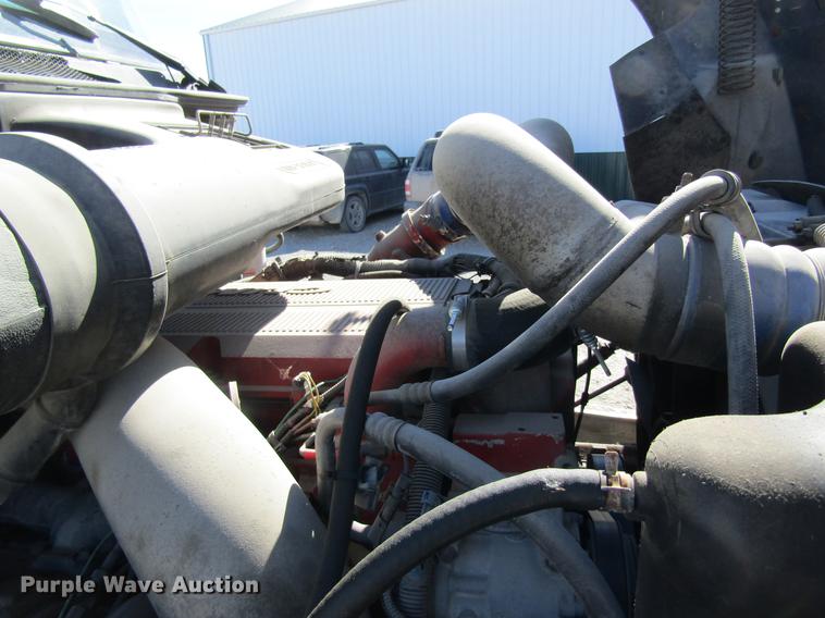 image for item DB5939 2007 International 9400i semi truck