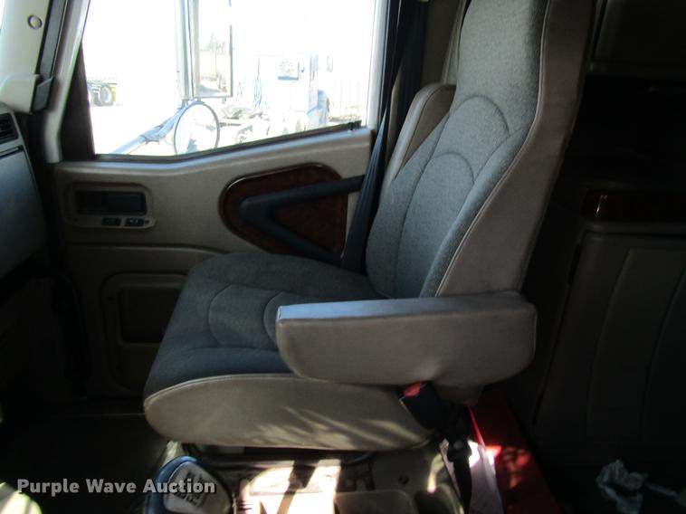 image for item DB5939 2007 International 9400i semi truck