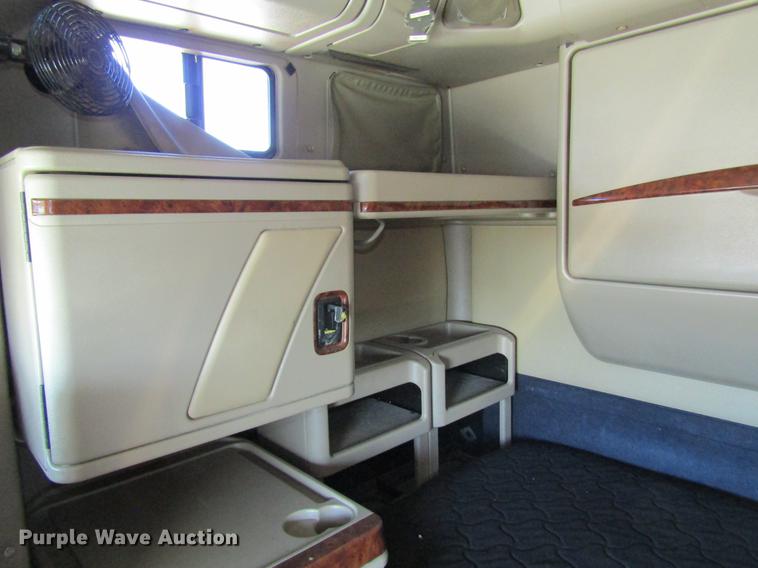 image for item DB5939 2007 International 9400i semi truck