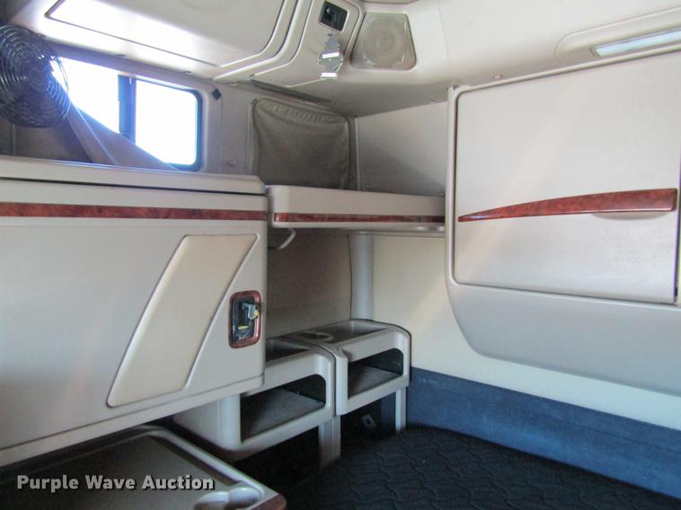 image for item DB5939 2007 International 9400i semi truck