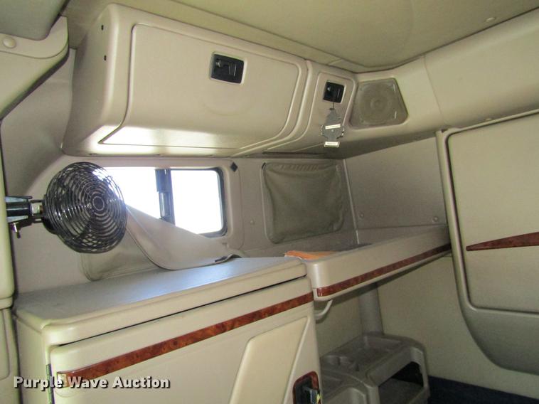 image for item DB5939 2007 International 9400i semi truck