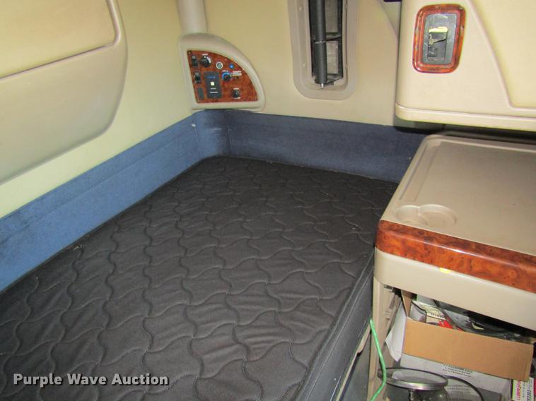 image for item DB5939 2007 International 9400i semi truck