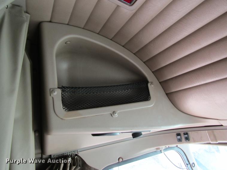 image for item DB5939 2007 International 9400i semi truck