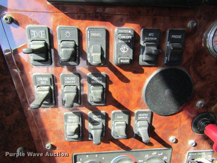 image for item DB5939 2007 International 9400i semi truck