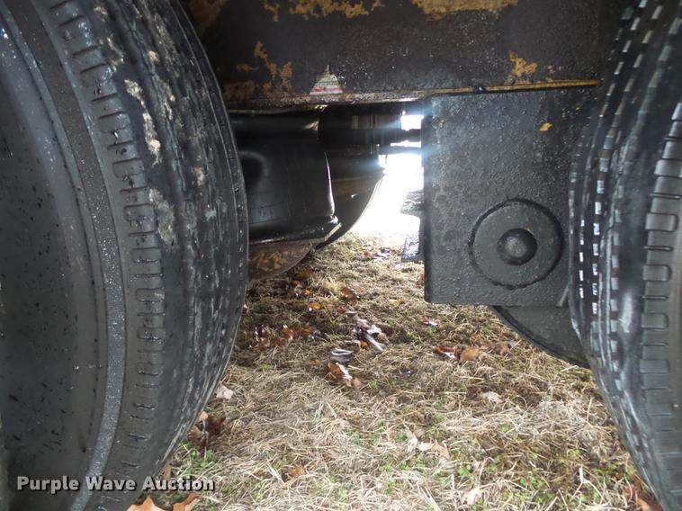 image for item DB7277 1996 Specialized XL 70PGD double drop deck trailer