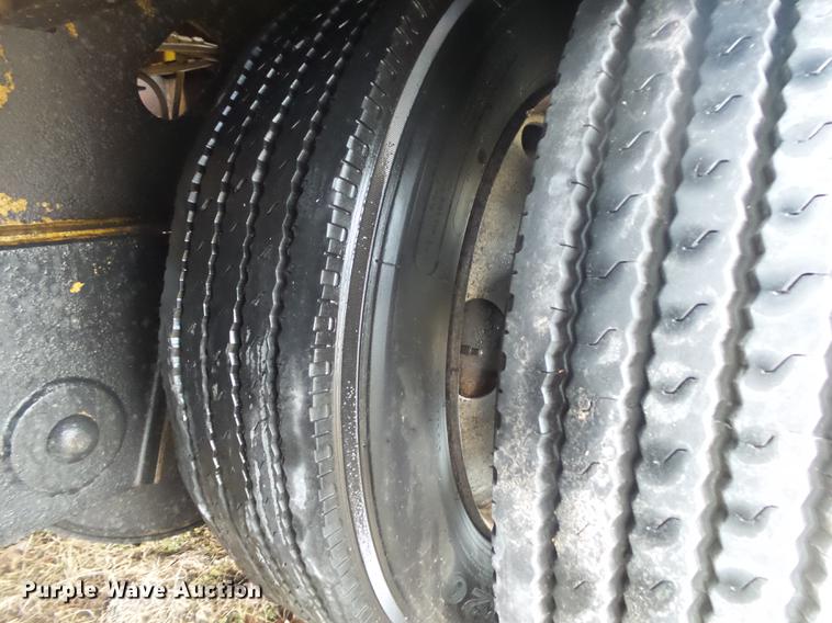 image for item DB7277 1996 Specialized XL 70PGD double drop deck trailer