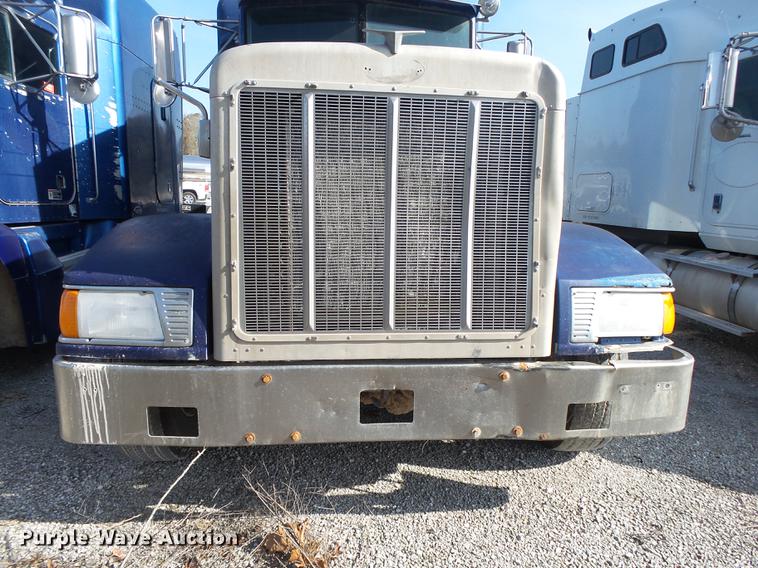 image for item DB7349 1998 Peterbilt 377 semi truck