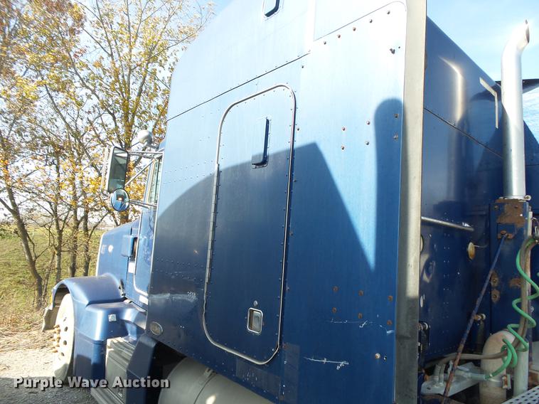 image for item DB7349 1998 Peterbilt 377 semi truck