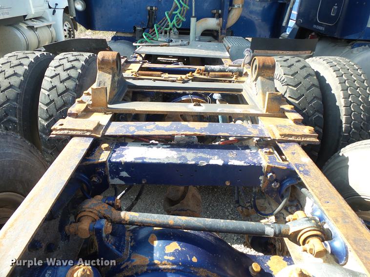 image for item DB7349 1998 Peterbilt 377 semi truck