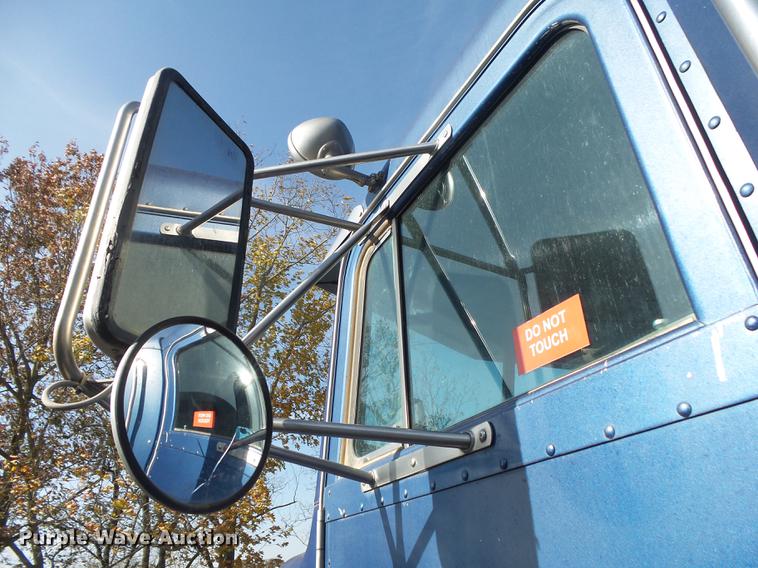 image for item DB7349 1998 Peterbilt 377 semi truck