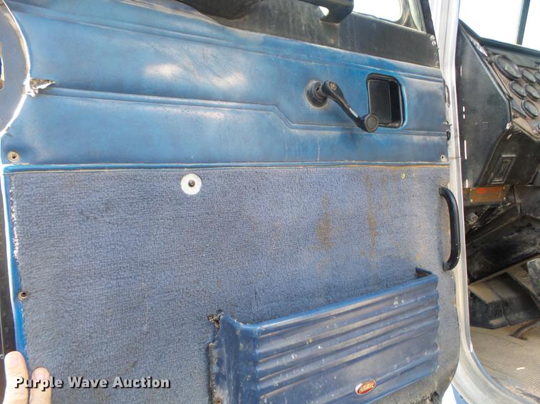 image for item DB7349 1998 Peterbilt 377 semi truck