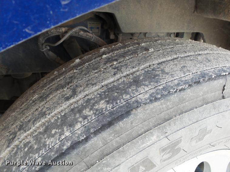 image for item DB7350 1999 Peterbilt 377 semi truck