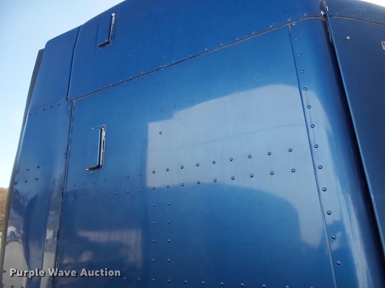 image for item DB7350 1999 Peterbilt 377 semi truck