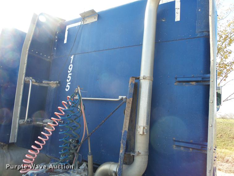 image for item DB7350 1999 Peterbilt 377 semi truck