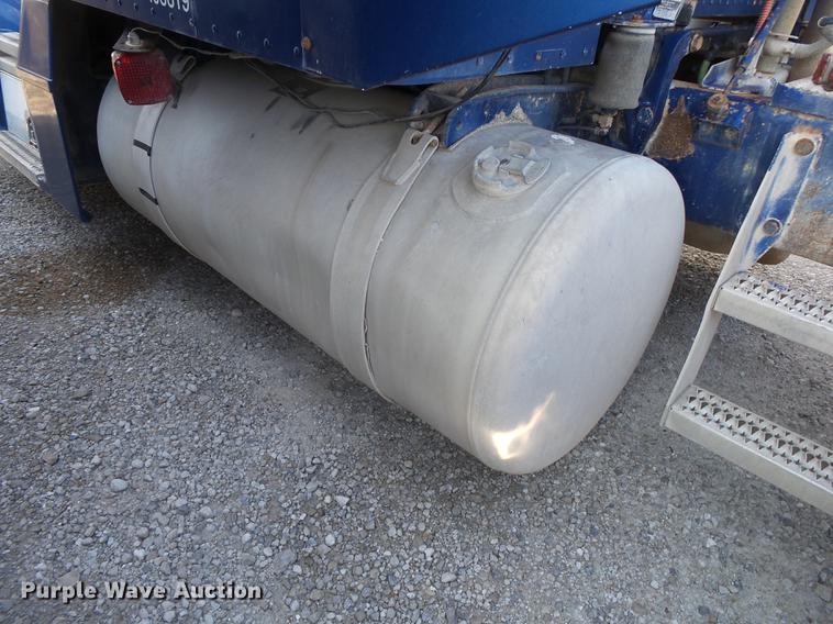 image for item DB7350 1999 Peterbilt 377 semi truck