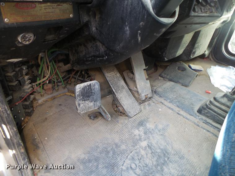 image for item DB7350 1999 Peterbilt 377 semi truck