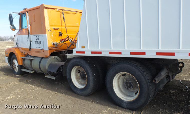 image for item DB9750 1996 Volvo WIA semi truck