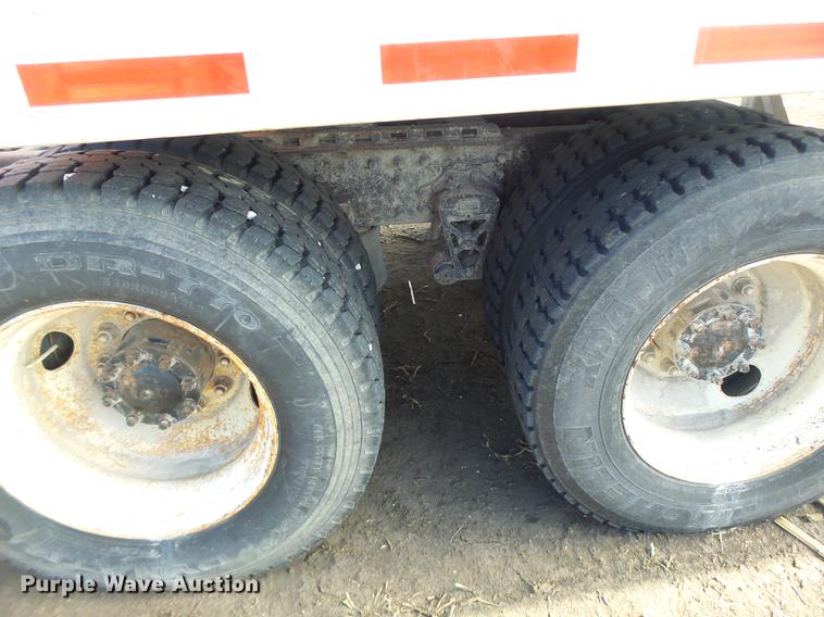 image for item DB9750 1996 Volvo WIA semi truck