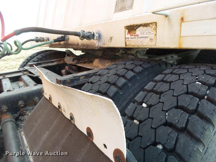 image for item DB9750 1996 Volvo WIA semi truck