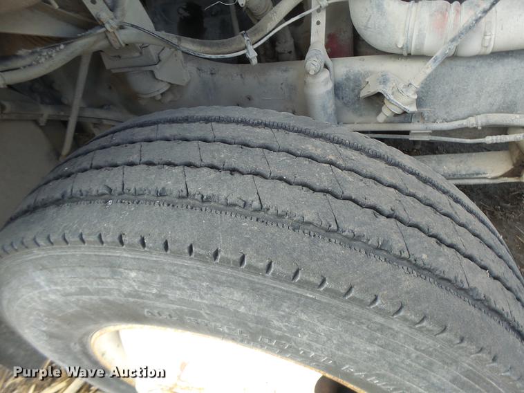 image for item DB9750 1996 Volvo WIA semi truck