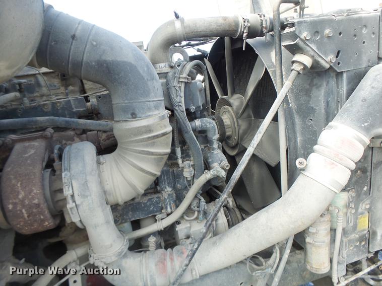 image for item DB9750 1996 Volvo WIA semi truck