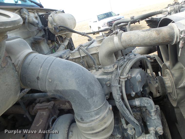 image for item DB9750 1996 Volvo WIA semi truck