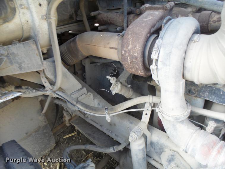 image for item DB9750 1996 Volvo WIA semi truck