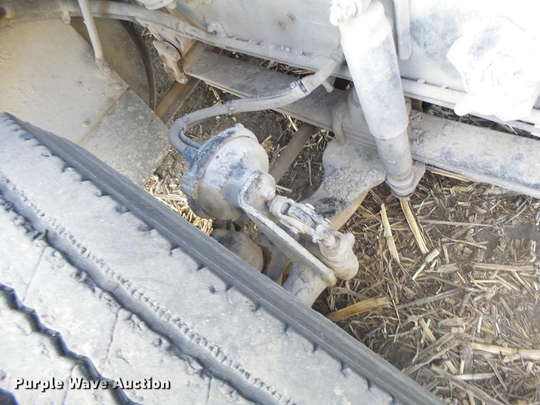 image for item DB9750 1996 Volvo WIA semi truck