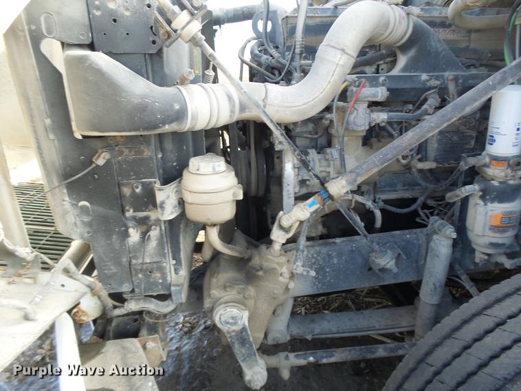 image for item DB9750 1996 Volvo WIA semi truck