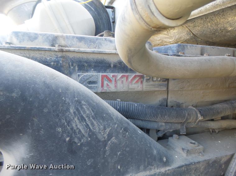 image for item DB9750 1996 Volvo WIA semi truck