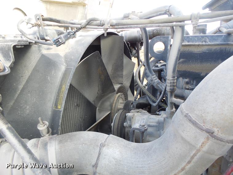 image for item DB9750 1996 Volvo WIA semi truck