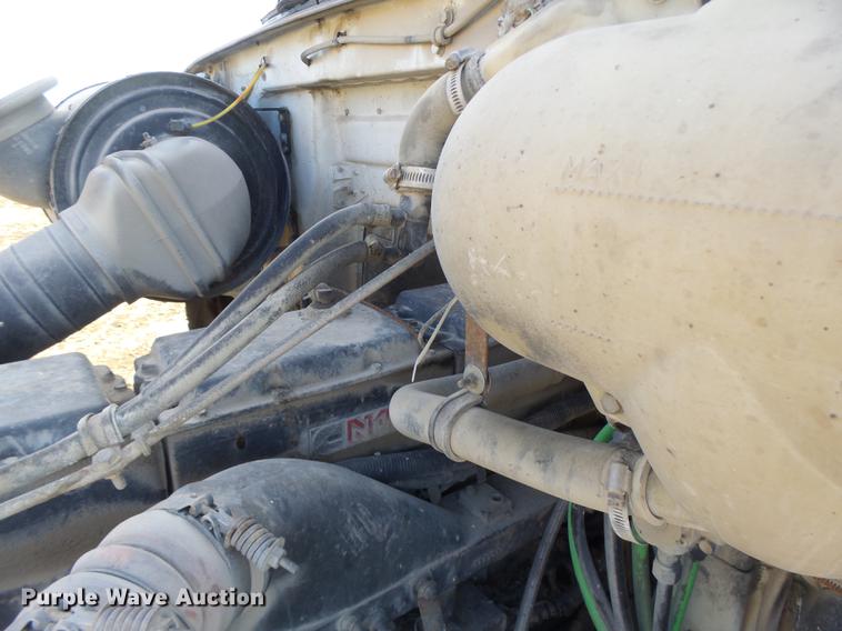 image for item DB9750 1996 Volvo WIA semi truck