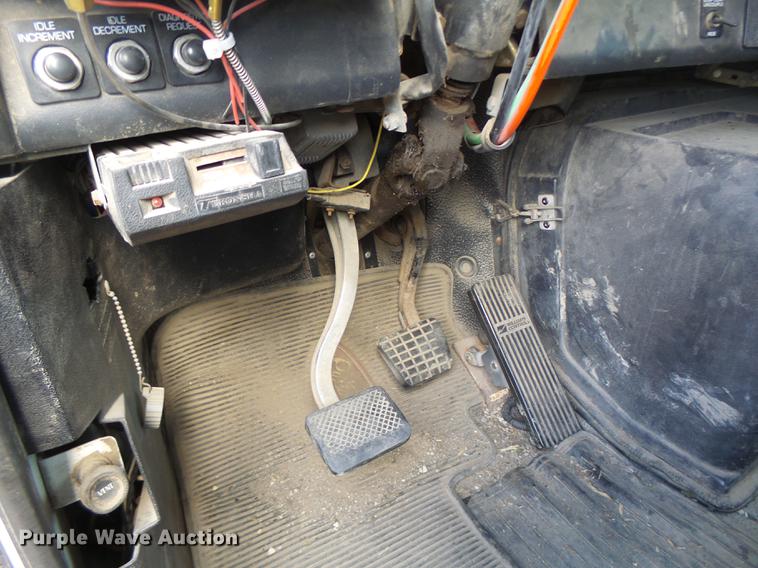 image for item DB9750 1996 Volvo WIA semi truck