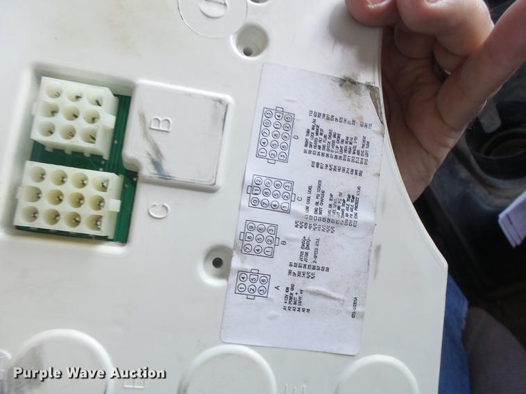 image for item DB9750 1996 Volvo WIA semi truck