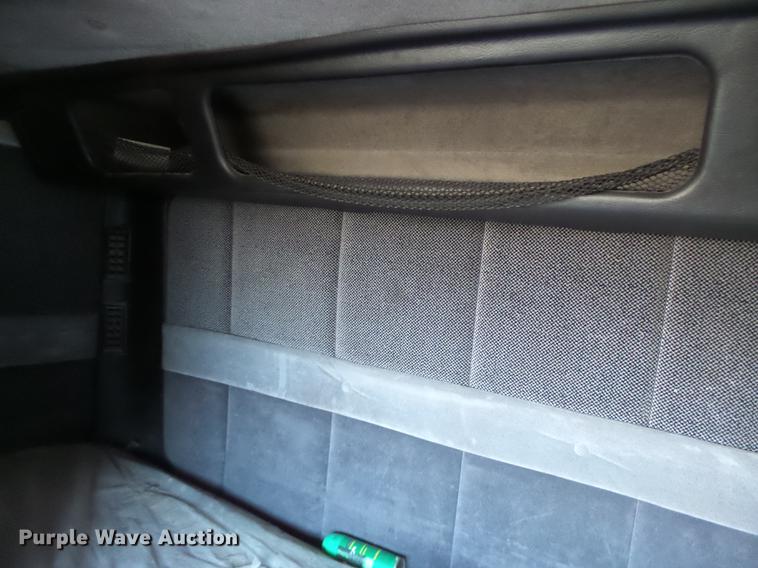 image for item DB9750 1996 Volvo WIA semi truck