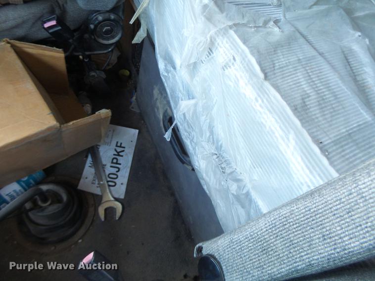 image for item DB9750 1996 Volvo WIA semi truck