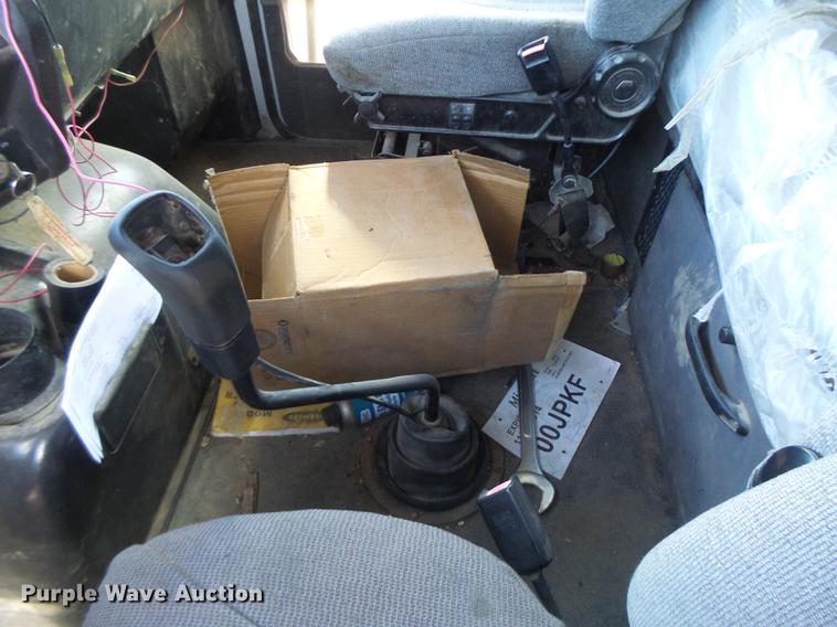 image for item DB9750 1996 Volvo WIA semi truck