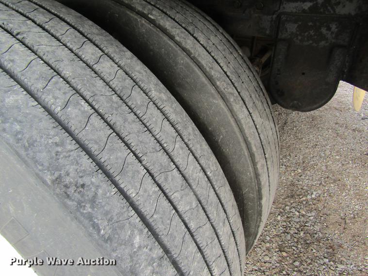 image for item DB9771 2000 Wabash dry van trailer