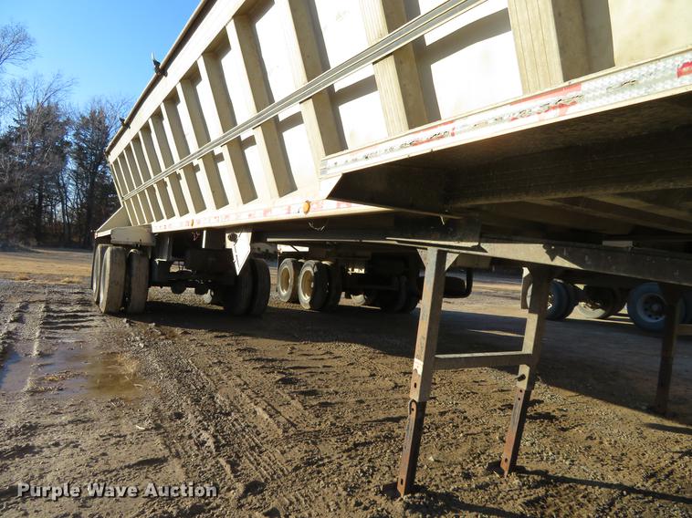 image for item DC0872 1994 CMC SV-102 end dump trailer