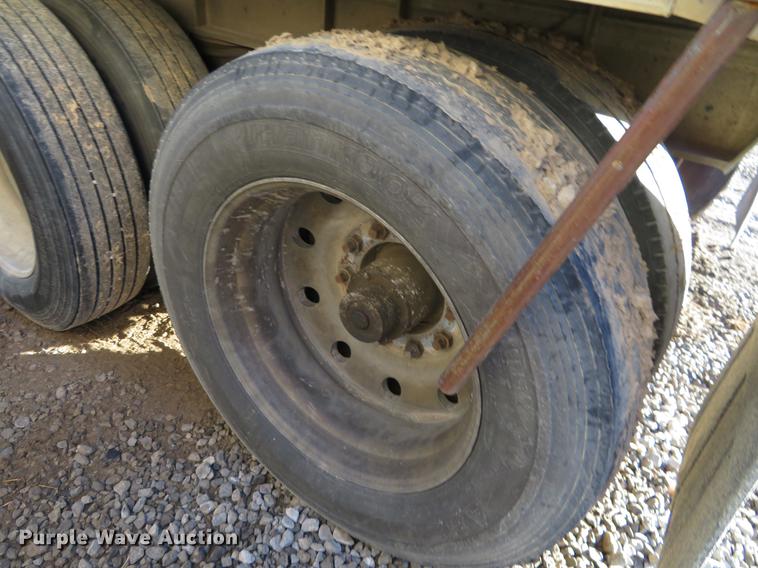 image for item DC0872 1994 CMC SV-102 end dump trailer