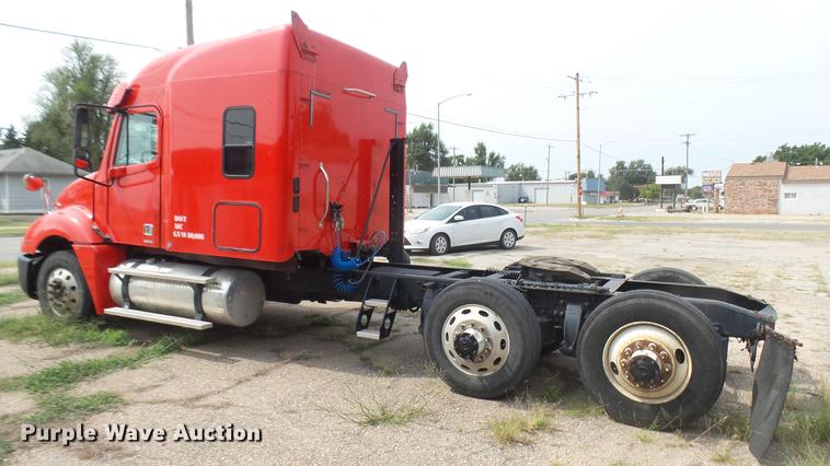 image for item DC1768 2007 Freightliner Columbia semi truck