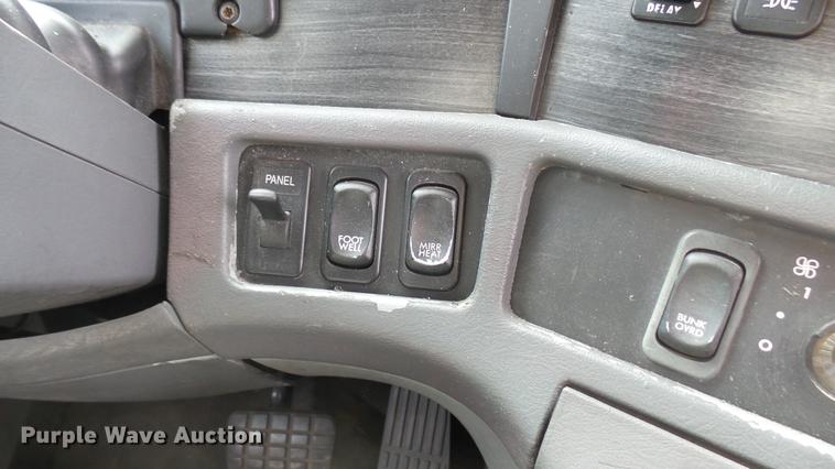 image for item DC1768 2007 Freightliner Columbia semi truck