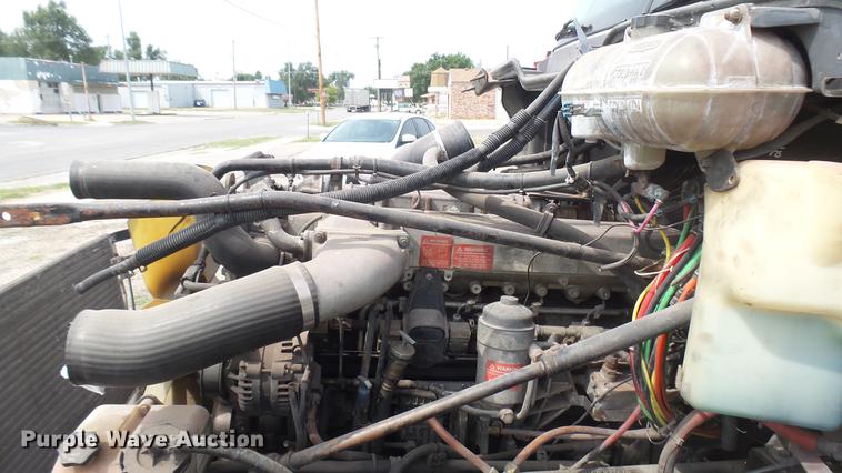 image for item DC1768 2007 Freightliner Columbia semi truck