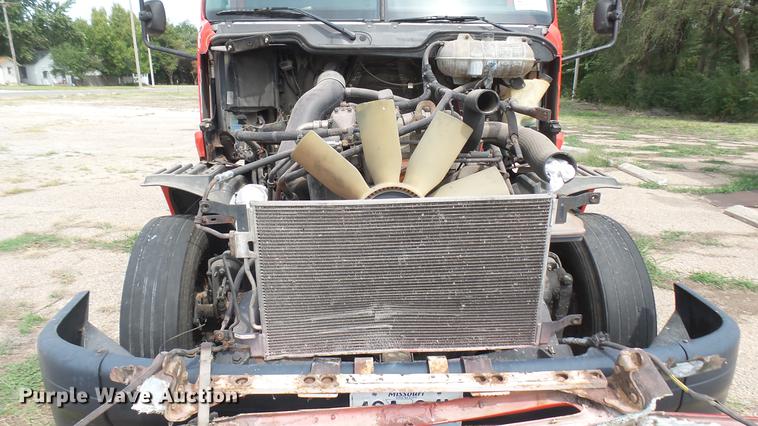 image for item DC1768 2007 Freightliner Columbia semi truck