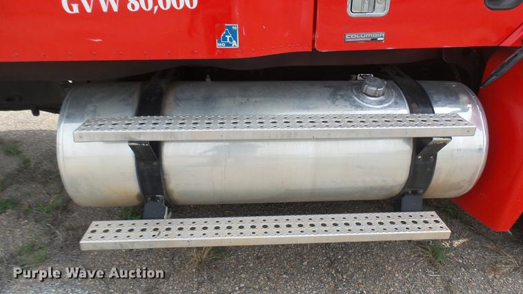 image for item DC1768 2007 Freightliner Columbia semi truck