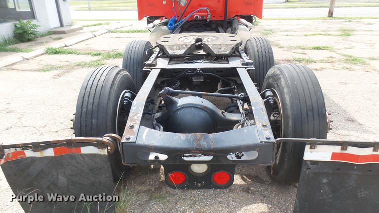 image for item DC1768 2007 Freightliner Columbia semi truck